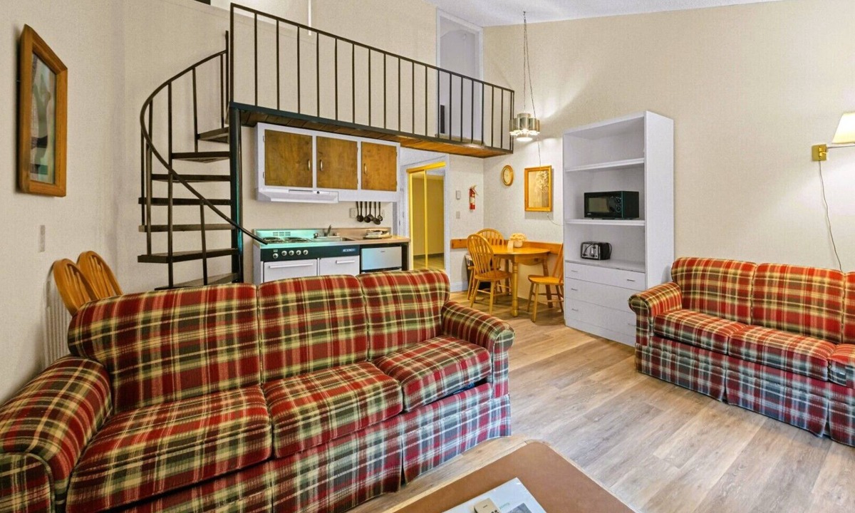 Stoneham Cabin | Cozy Cabin Vibes | 1BR White Mountain Getaway