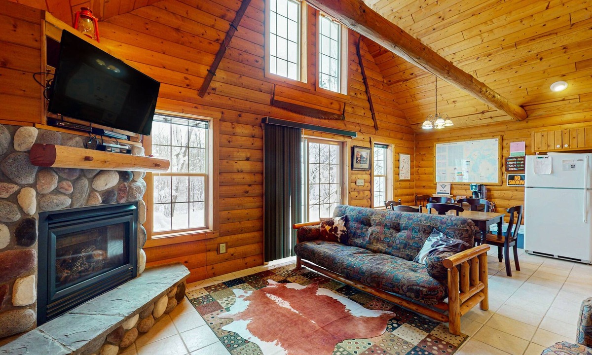 Mercer Cabin | Cozy cabin w/fireplace, whirlpool tub, access to private dock, & fire pit