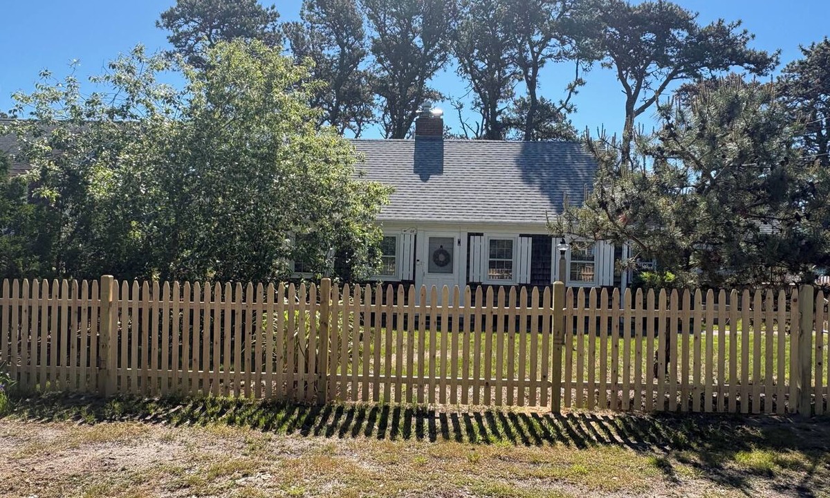 Dennis Port House | Cozy Cape cottage, with heat & AC, <5 mins to Haigis Beach