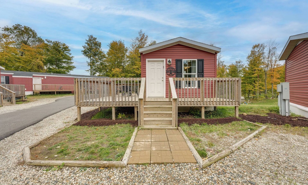 Cassopolis Cabin | Cozy Cassopolis Retreat on Little Fish Lake!