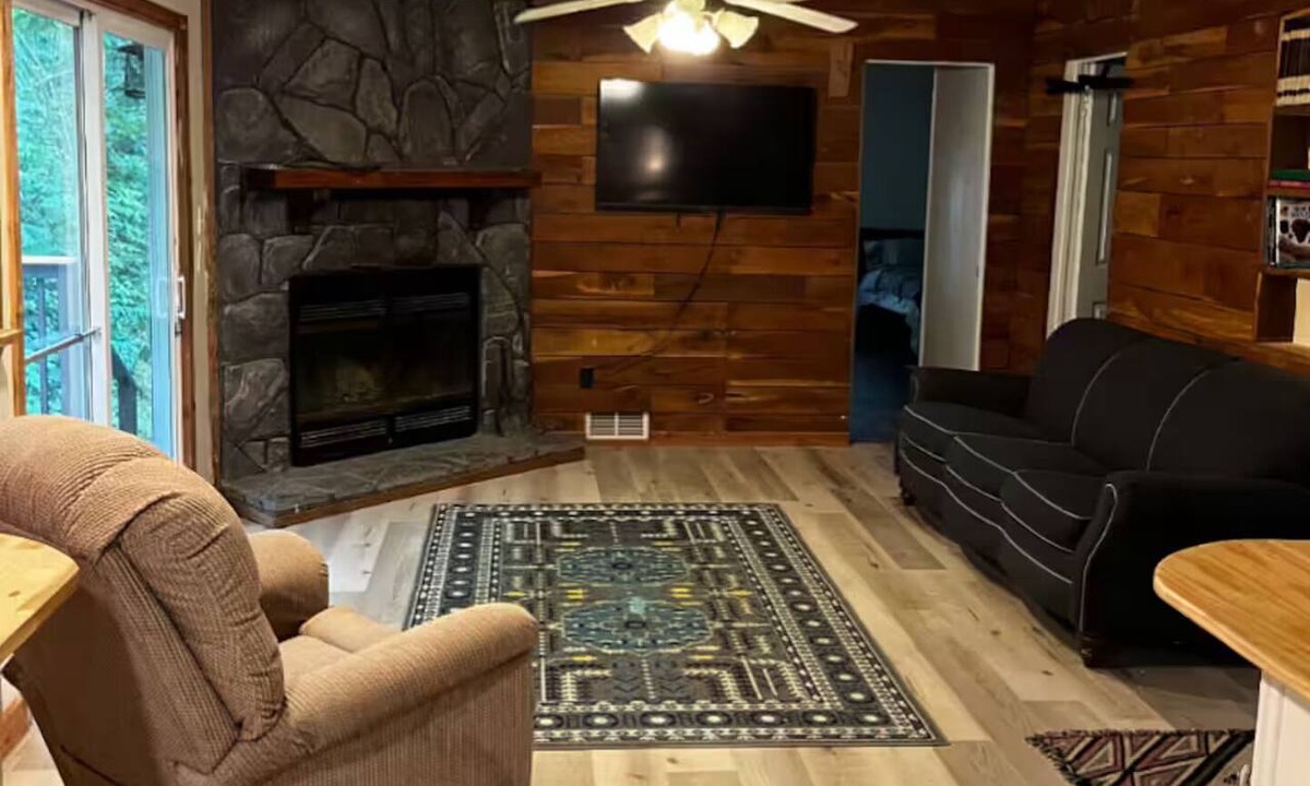 Marrowbone Other | Cozy Cedar Retreat on 110 Acre Homestead