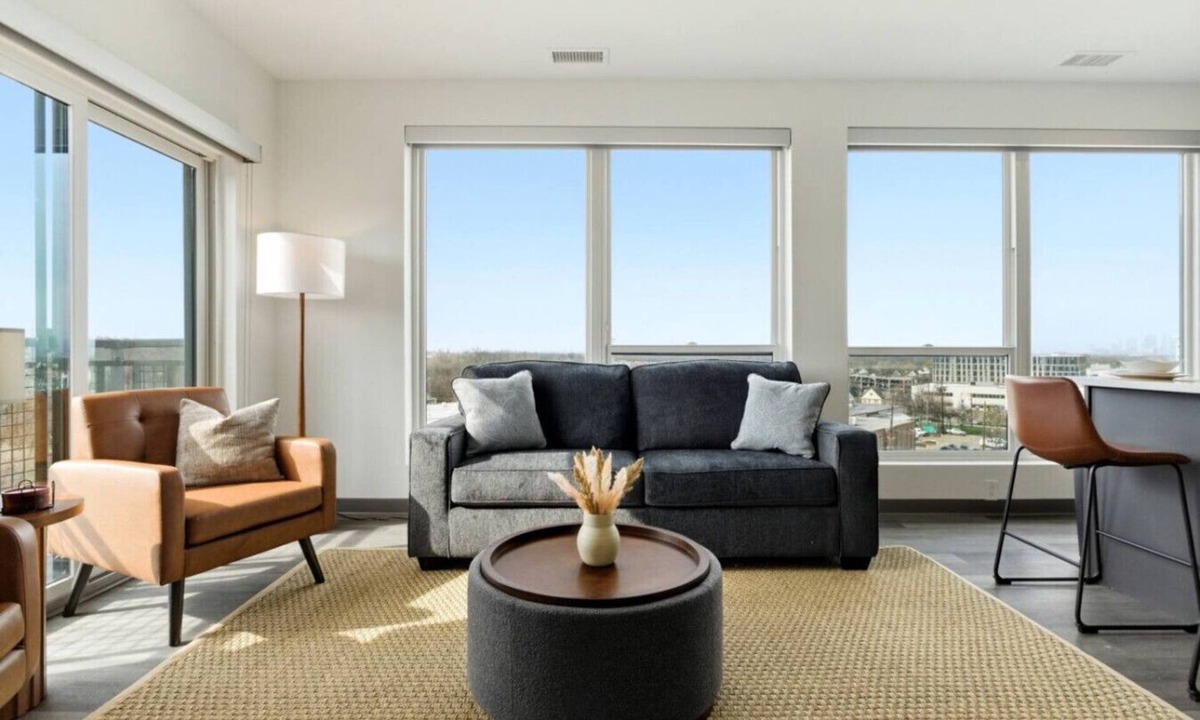 University Circle Apartment | Cozy & Central Two Bedroom Two Bathroom
