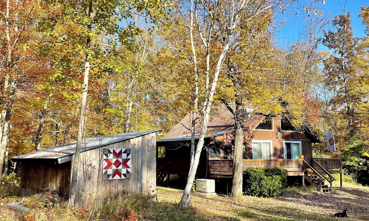Center Lovell Ski Chalet | Cozy chalet near lakes and mountains. Pet friendly!