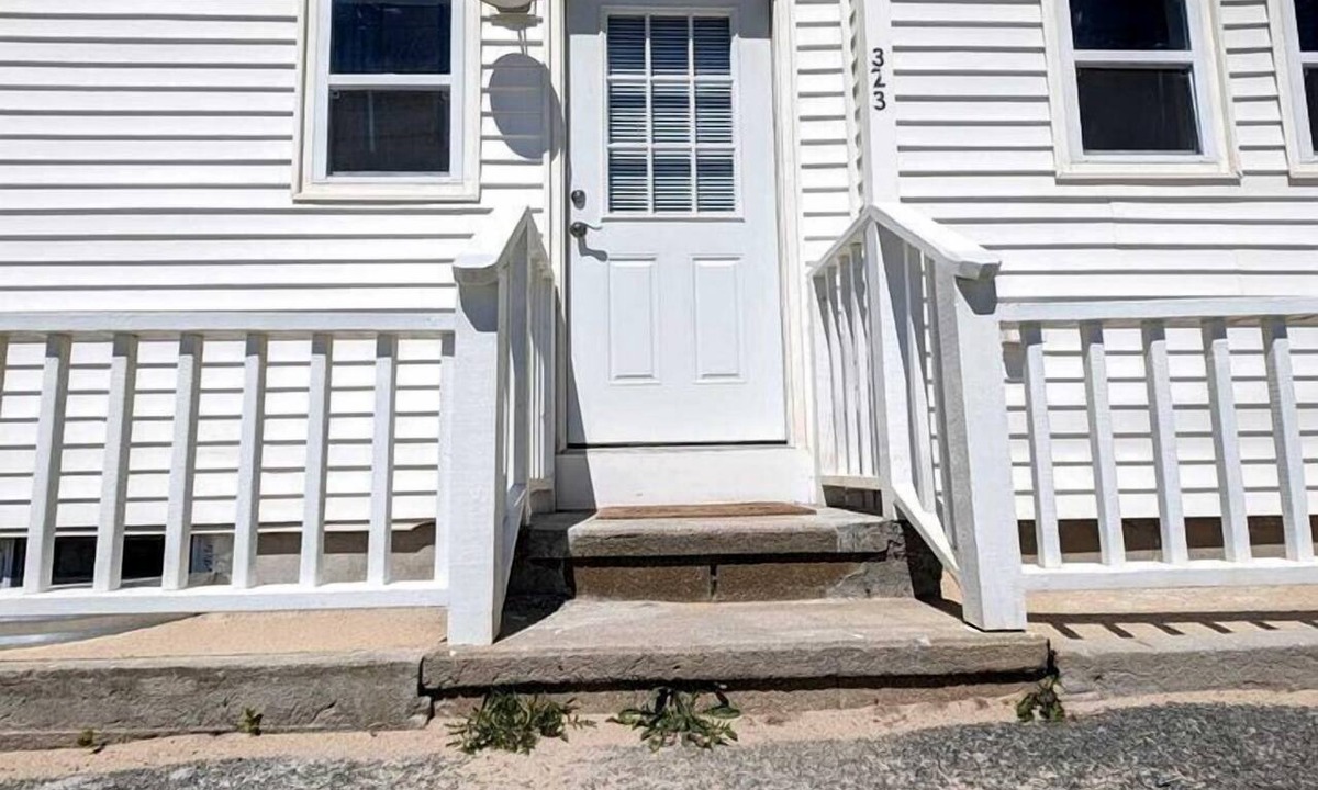 North Truro Cottage | Cozy Coastal Cottage Right on the Water’s Edge in North Truro, Massachusetts
