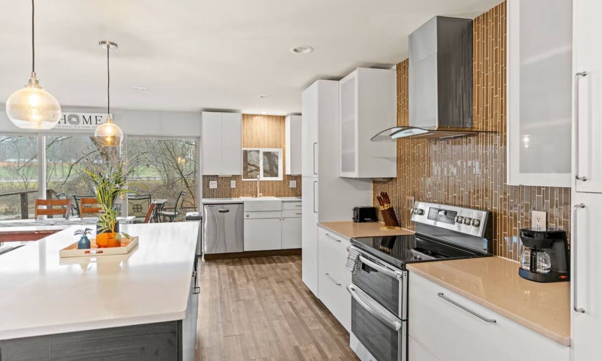 Delaware House | Cozy Cottage by the Olentangy river!