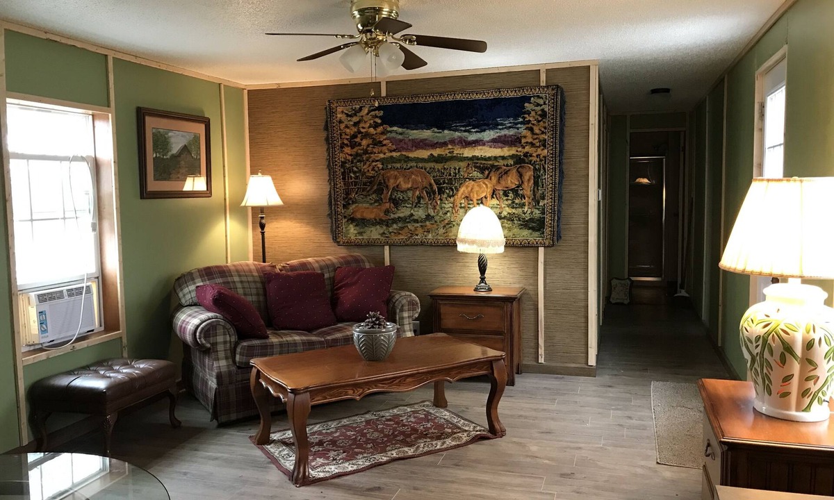 Marion Bed & Breakfast | Cozy country experience Located in Marion, Ind 7630 E 100 S Marion, Indiana
