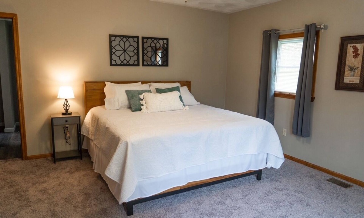 Waynesburg House | Cozy Country Home Central Air Updated Bath Sleeps 4