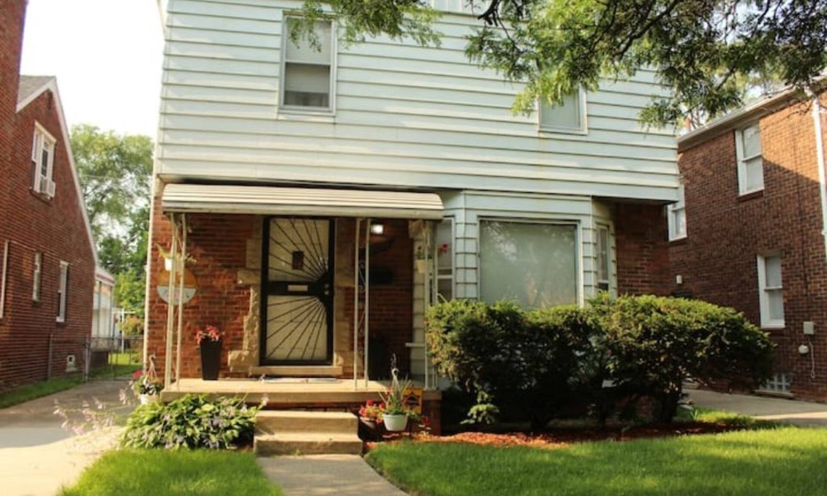 Detroit House | Cozy Cove