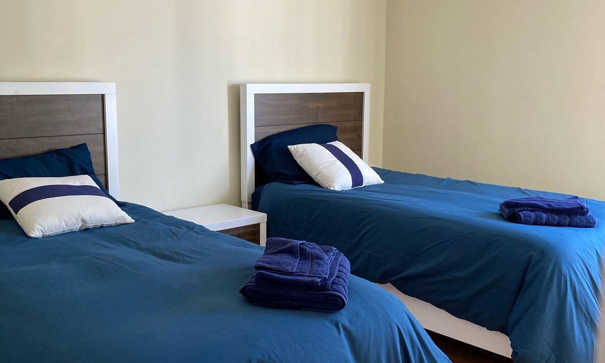 East End Condo | Cozy, Elegant and Bright 2 bed in the East End