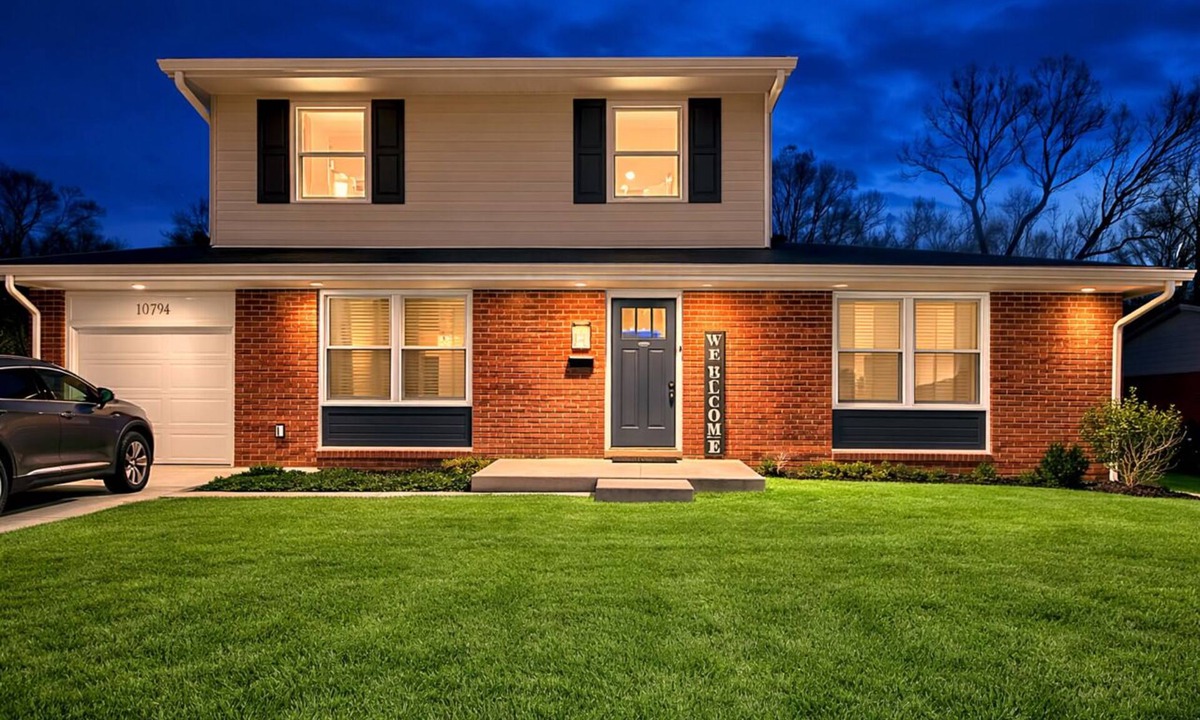 Forest Park House | Cozy Family Getaway 3BR w Game Room & Fenced Backyard