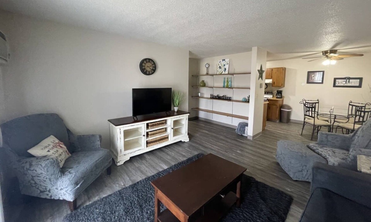 Fargo Apartment | Cozy Fargo 1 bedroom close to all Fargo has to offer!