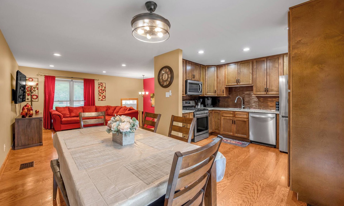Lexington House | Cozy, Fun, Relaxing 4Bd, 2Bth Home near Keeneland.