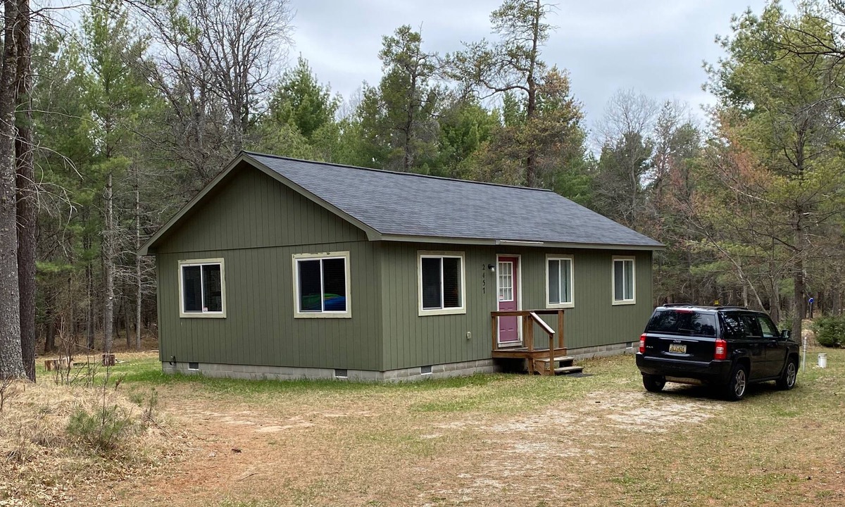 Grayling Cabin | Cozy Grayling/Lovell's Twp Cabin in the Woods
