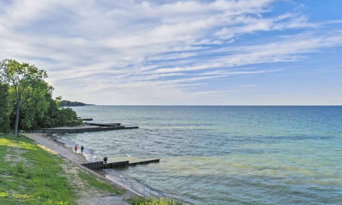 Lexington Cottage | Cozy Grey Cottage 500 ft to beach