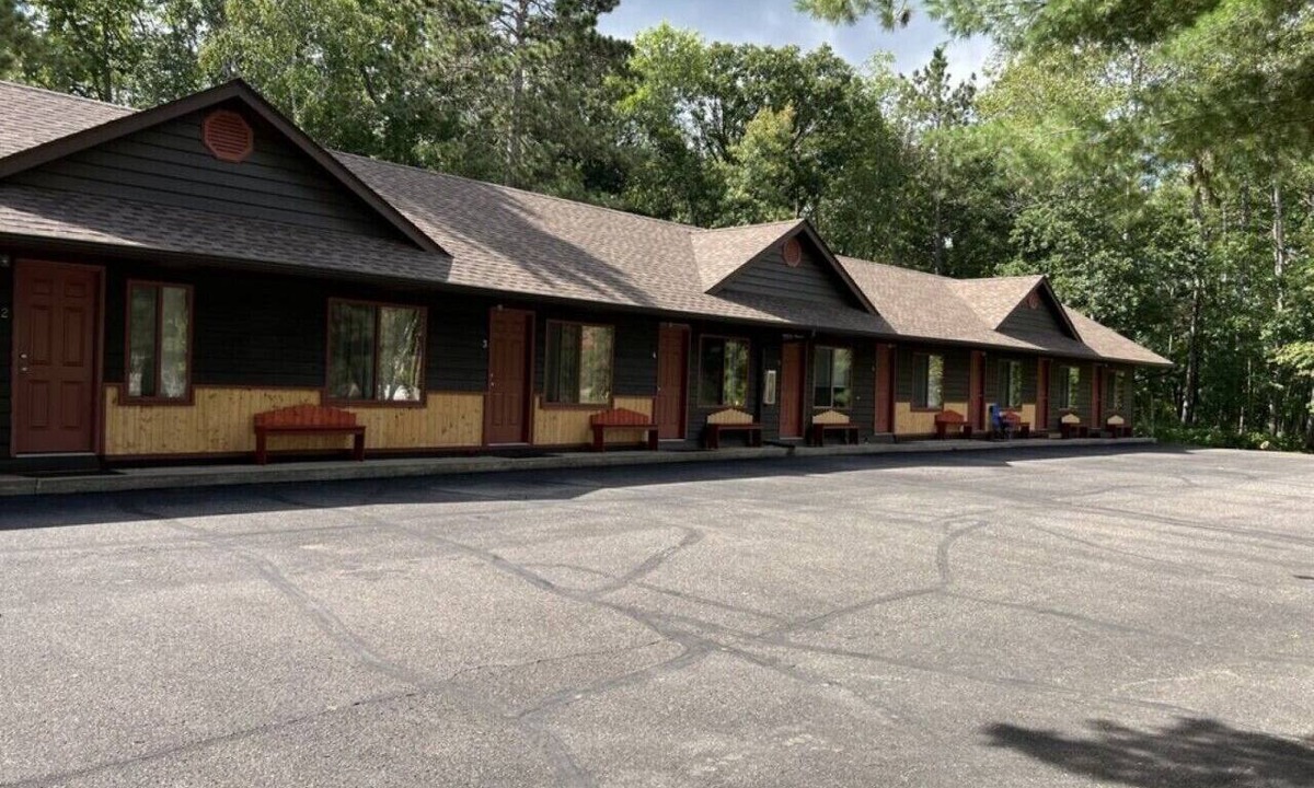 Lake Shore Apartment | Cozy Gull Lake View Cottage