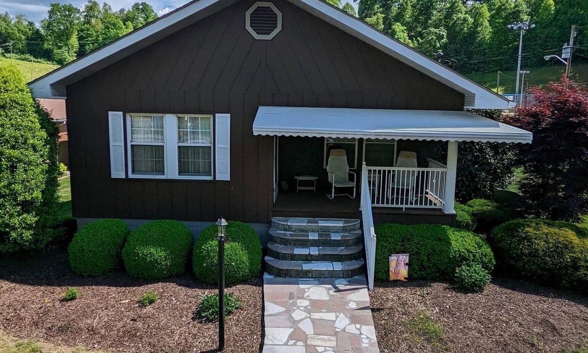 Clintwood House | Cozy Home in the middle of town