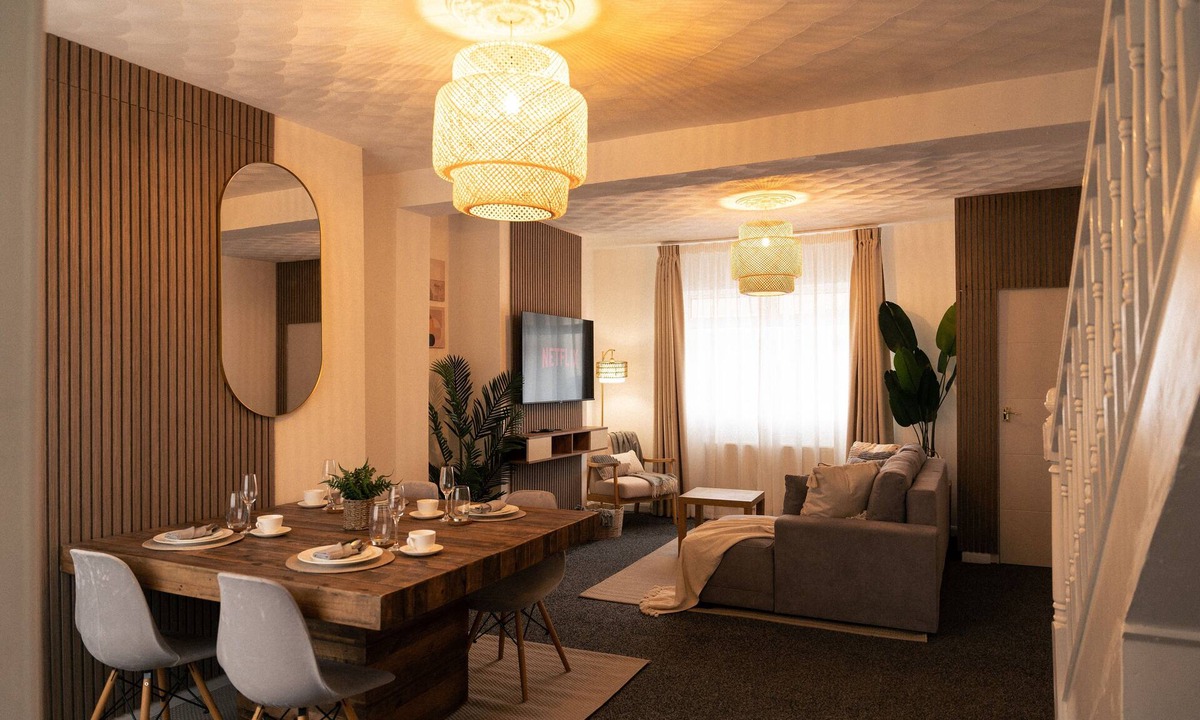 Spennymoor House | Cozy Home with 1Gb Wi-Fi near Durham & Darlington