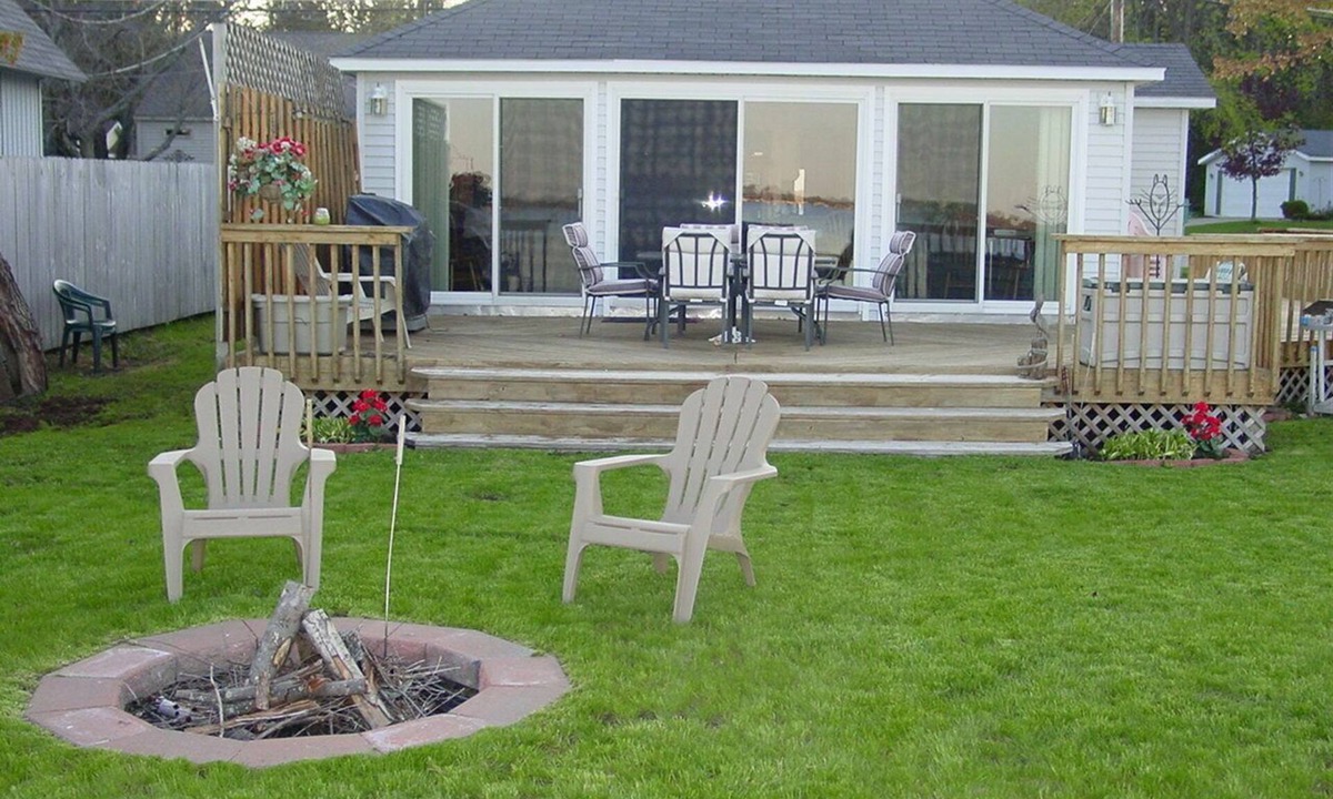 Cadillac Cottage | Cozy Lake Front Cottage on the Western Shore of Lake Mitchell