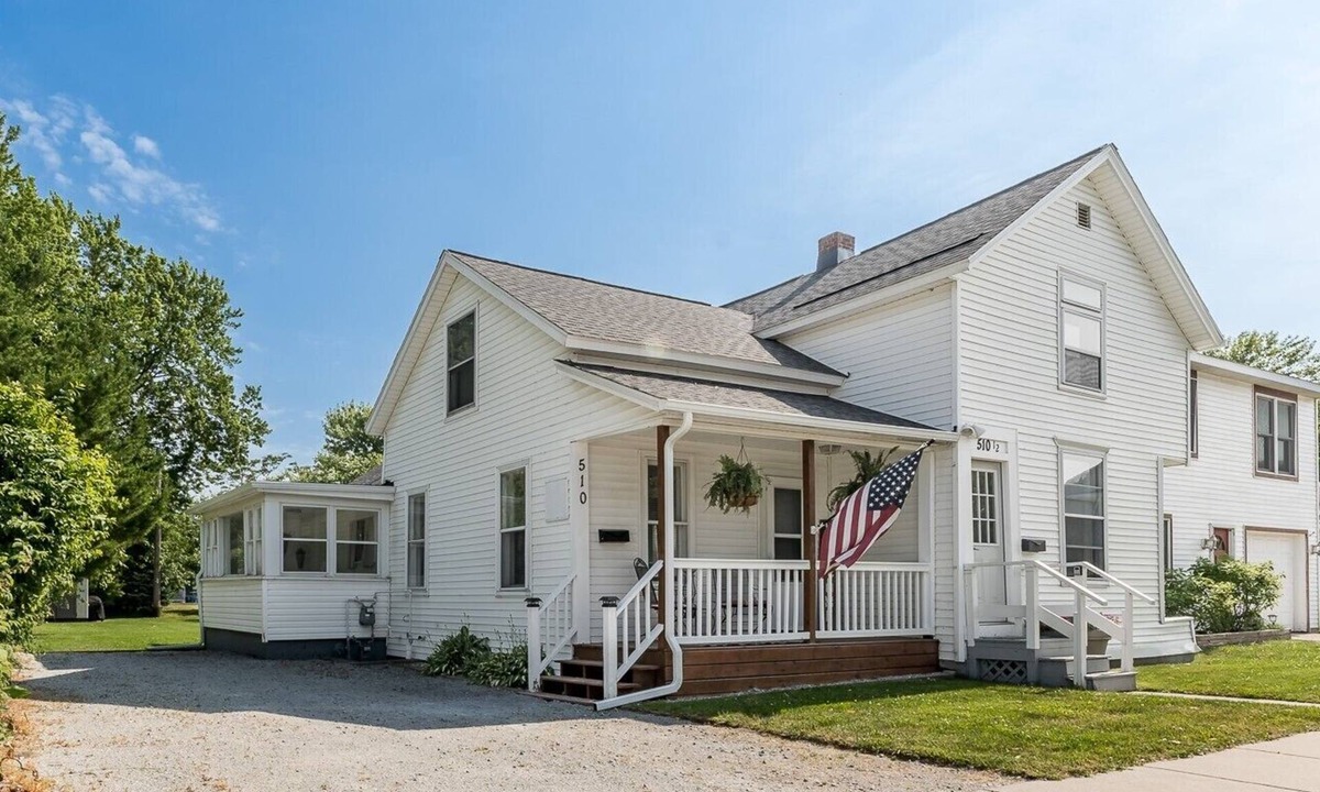 Grand Haven House | Cozy lower level duplex. Pet friendly with a large backyard!