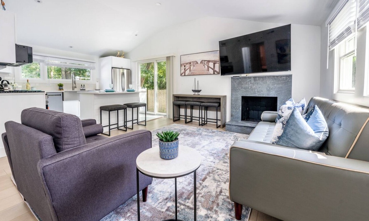 Bass River Cottage | Cozy, luxurious, modern cape cottage in West Yarmouth