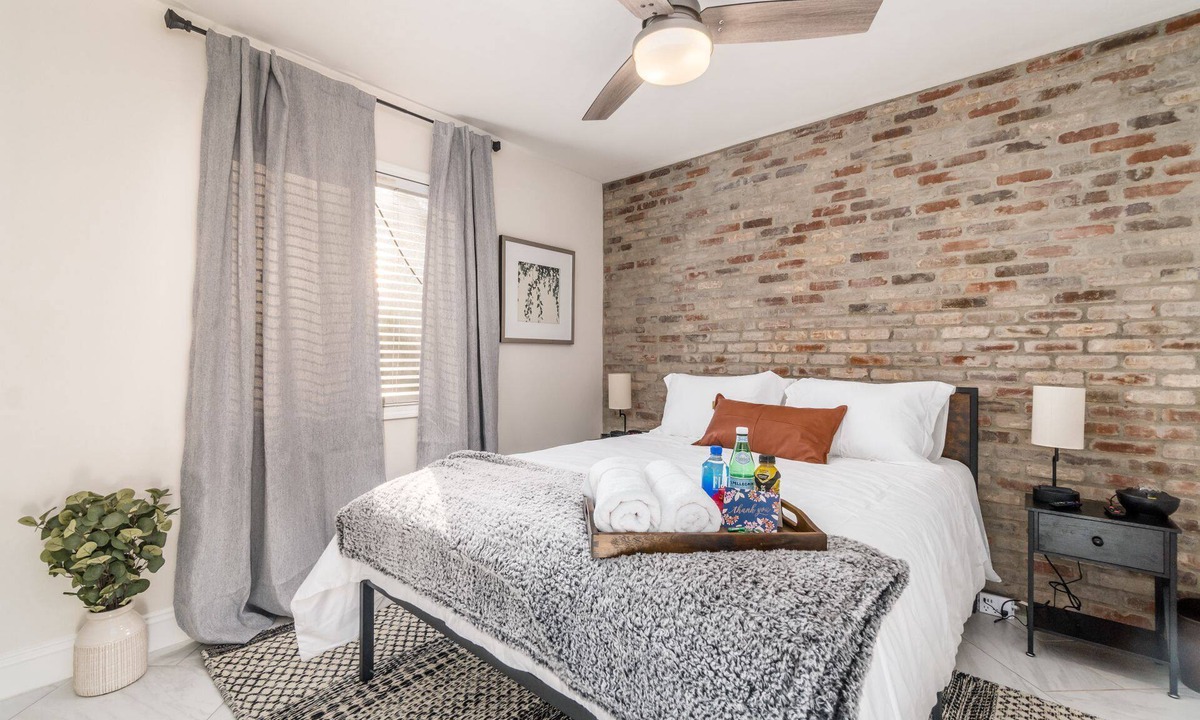 Victorian Village Condo | Cozy OSU/Short North 2B Condo, Walkable w/Parking