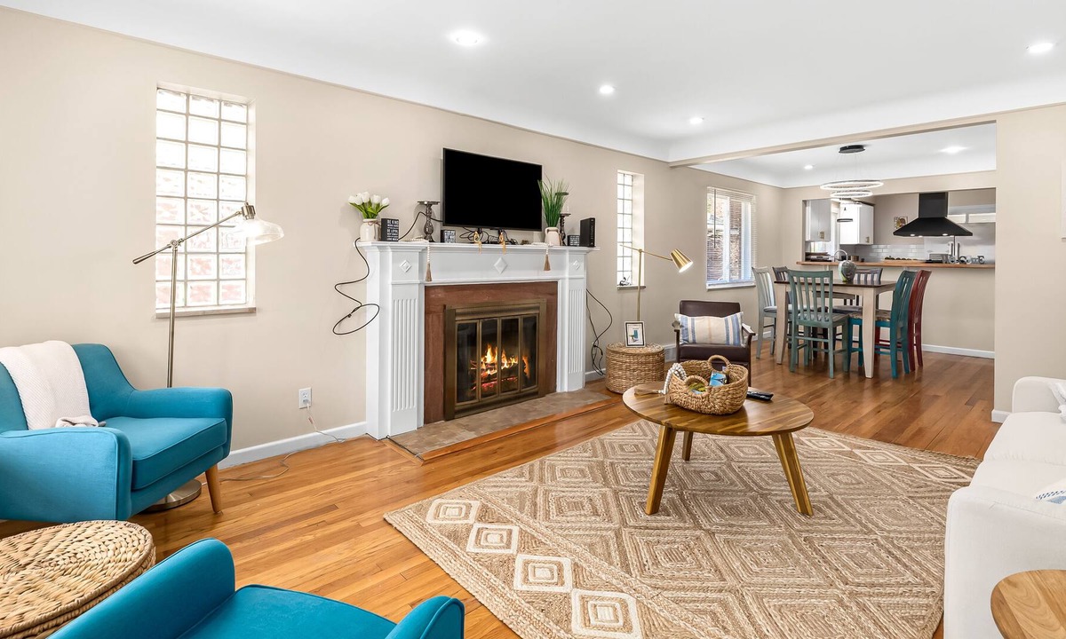Detroit House | Cozy Ranch Home a Walk from St John's Hospital!