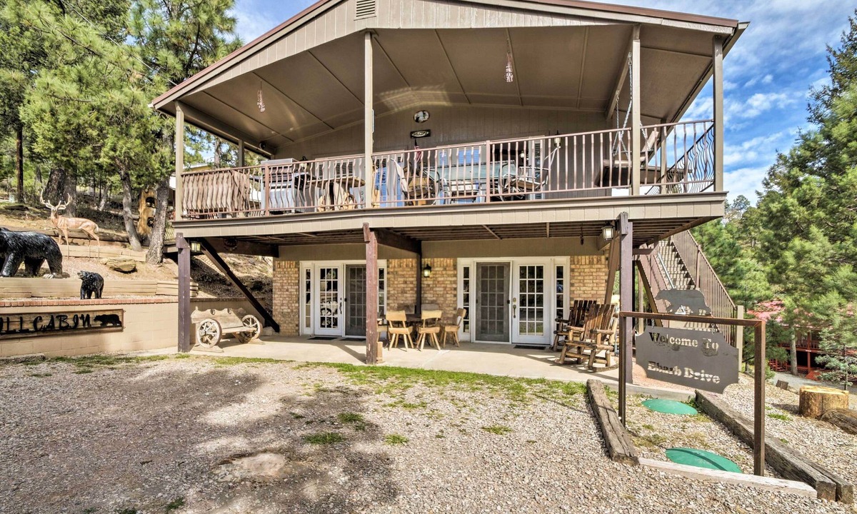 Ruidoso House | Cozy Ruidoso Cabin w/Hot Tub & Game Room!