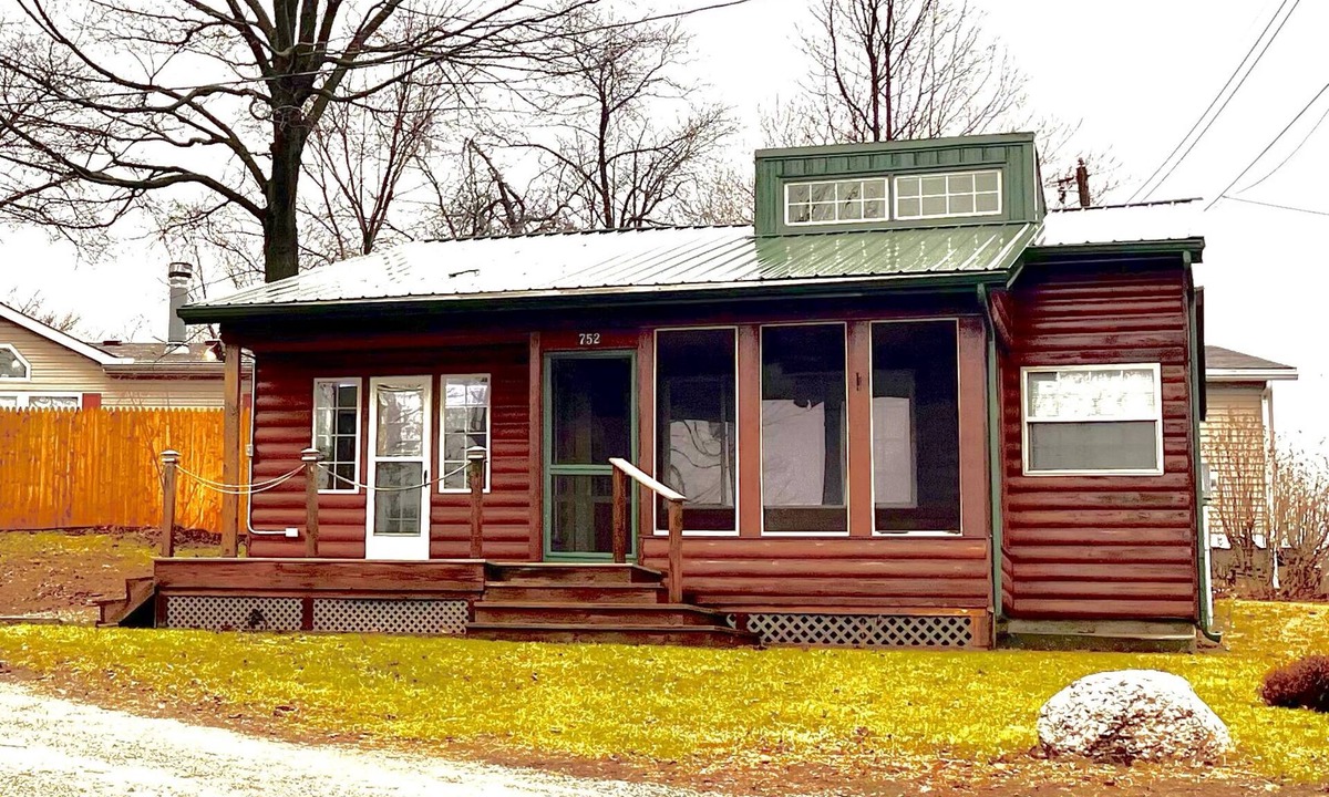 Rome City House | Cozy Sylvan Lake Cabin with Loft & Stunning Lake Views!