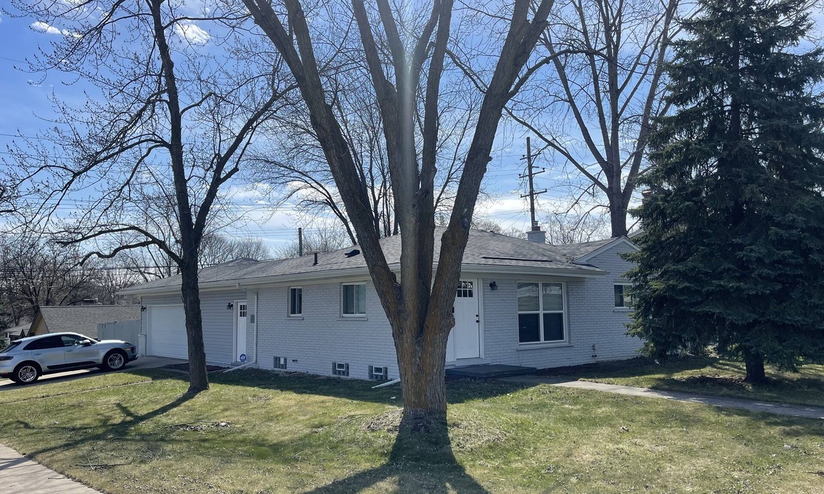 Rochester House | Cozy Updated Ranch 3 Bedrooms 2 Full Baths.