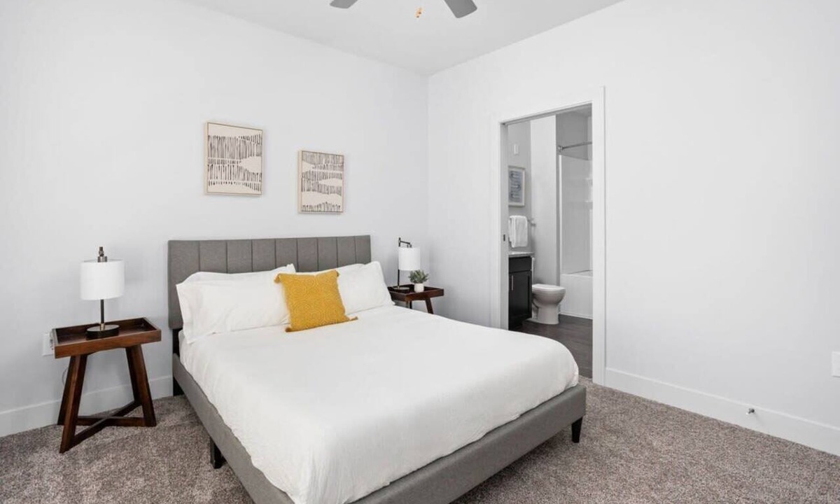 Indianapolis Apartment | CozySuites 2BR Modern Apt near the Fashion Mall