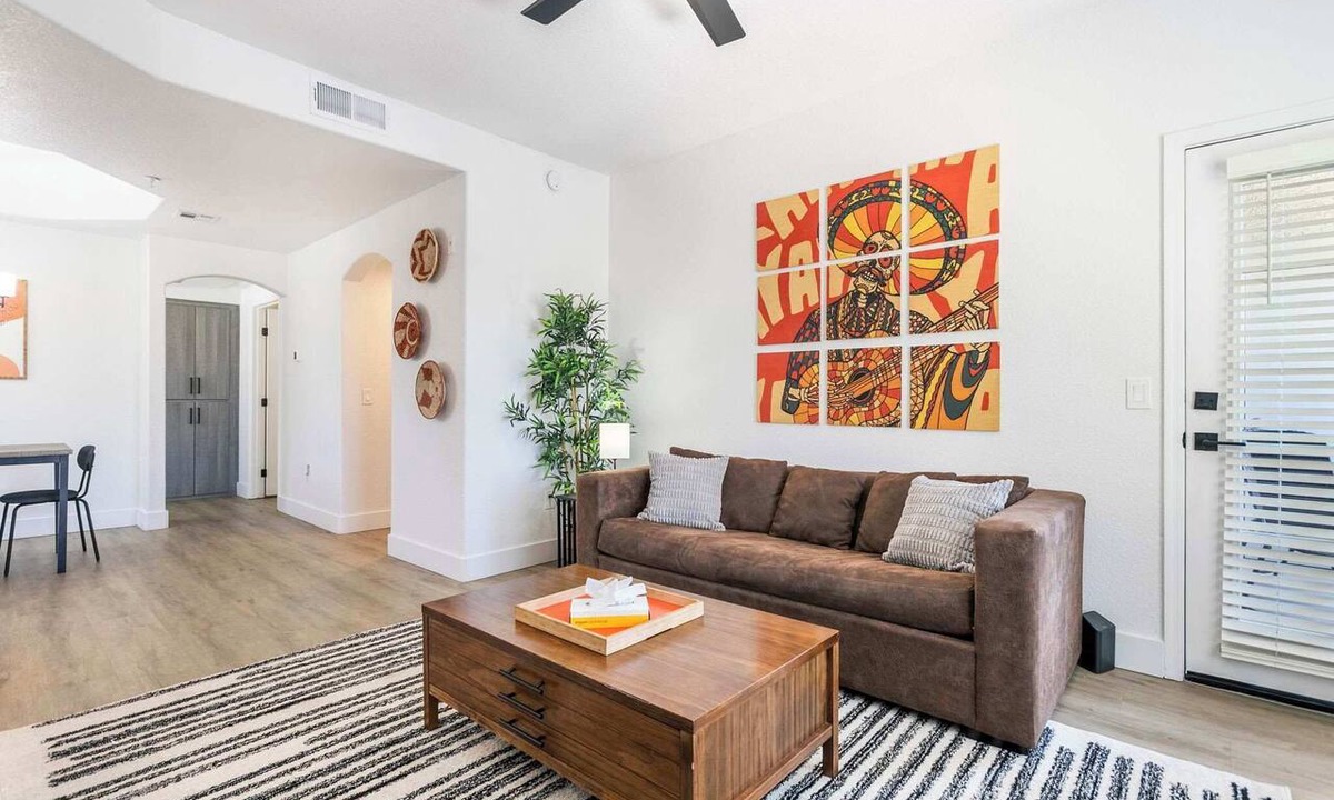 Desert Paradise Estates Apartment | CozySuites at Kierland Commons with pool#15