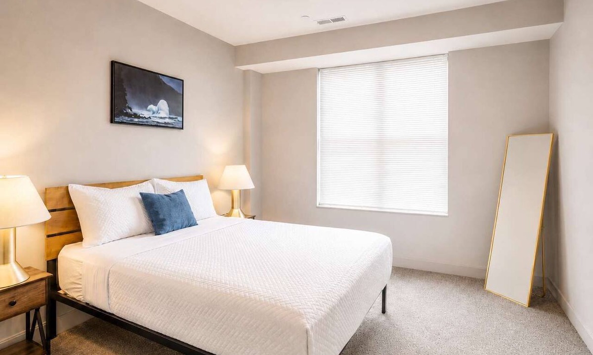 Central Business District Apartment | CozySuites at the Banks gym, pool 07