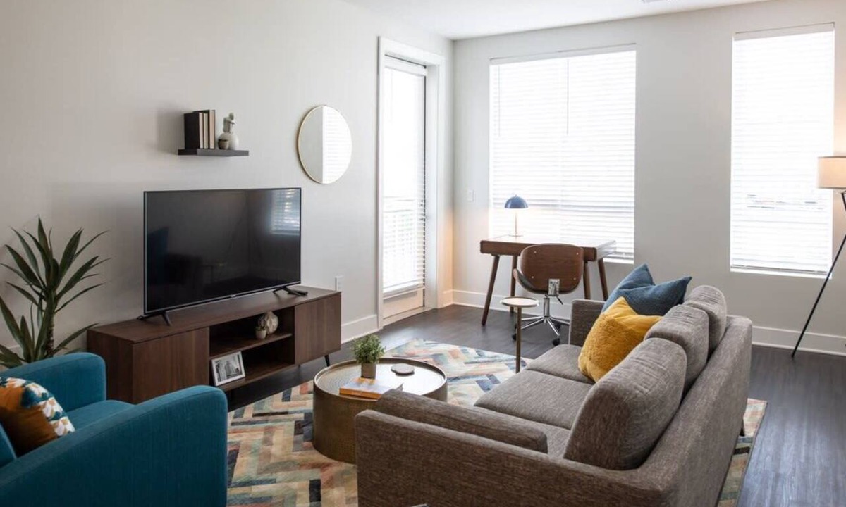 Central Business District Apartment | Cozysuites l Luxe 2BR in Downtown Cincinnati #5