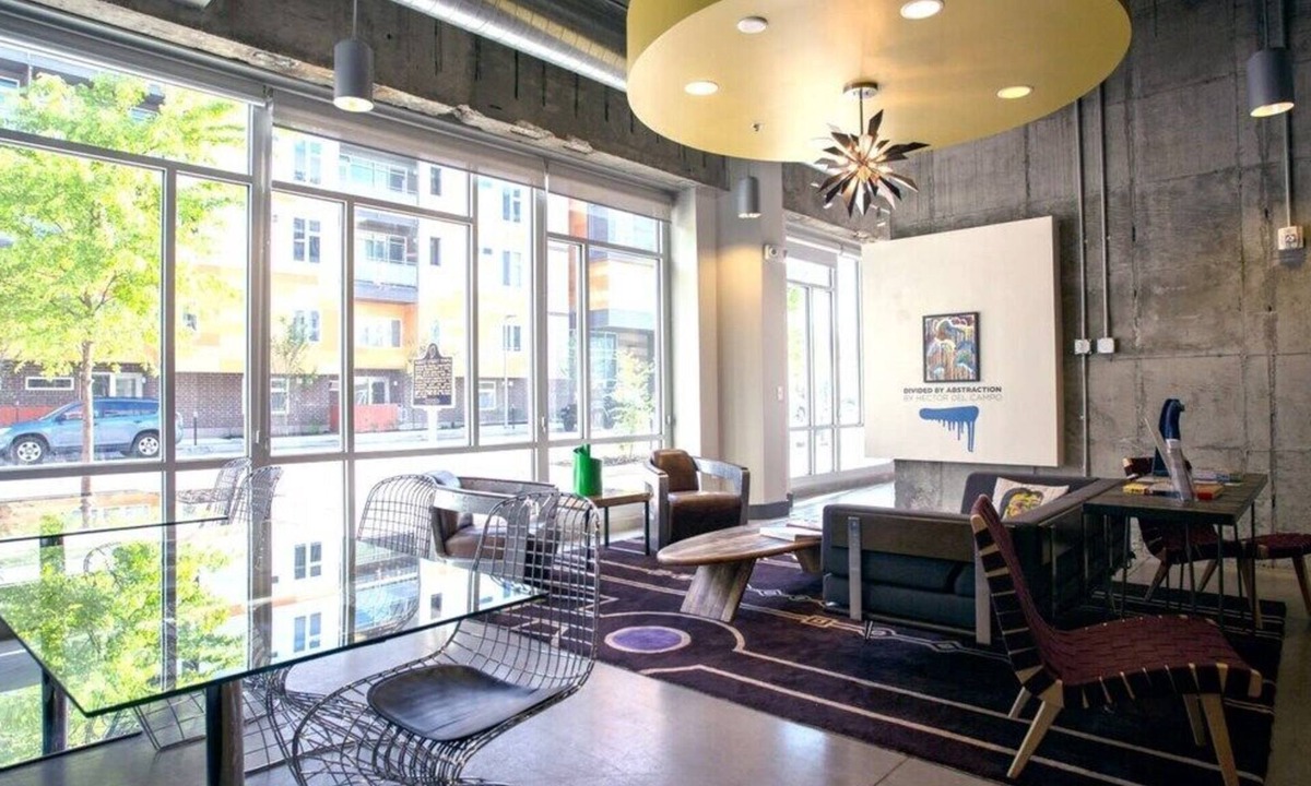 Cole-Noble District Apartment | CozySuites l Trendy 1BR, Monument Circle, Indy