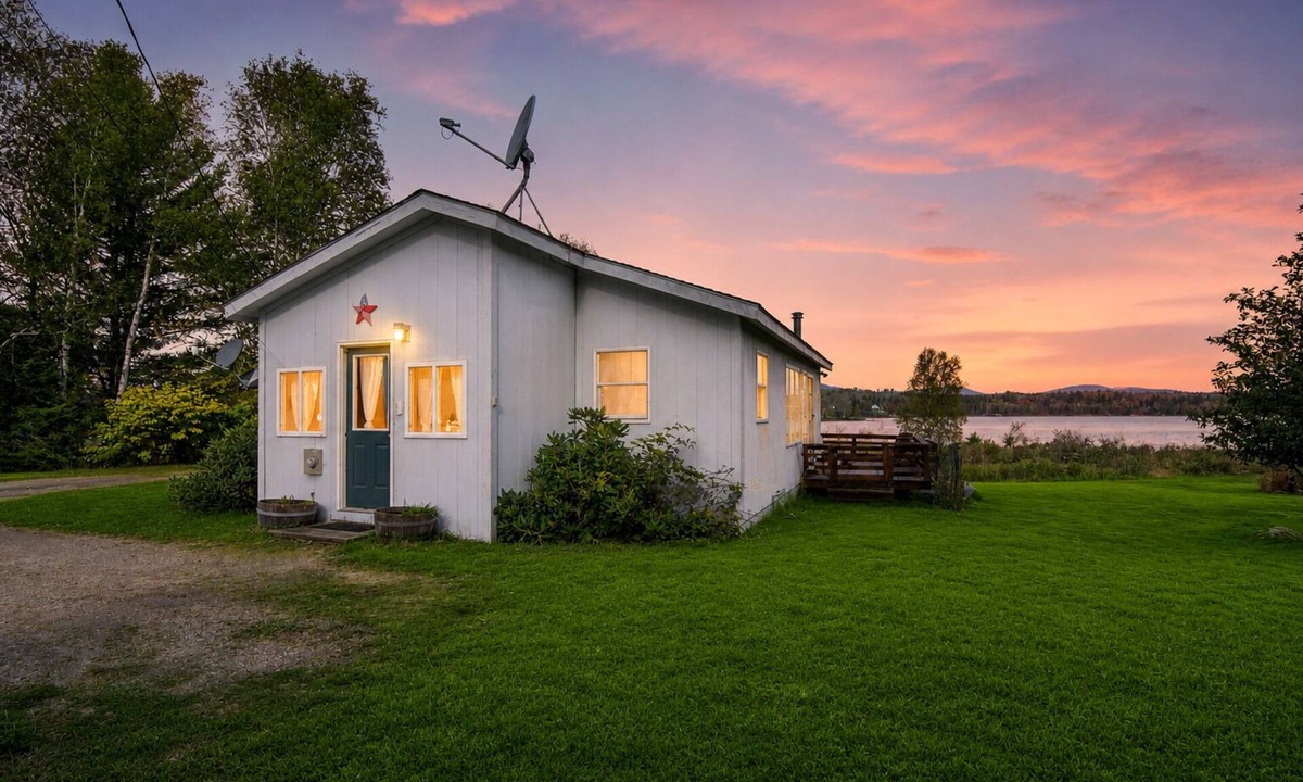 Rangeley Cottage | Crisp Cabin @ Haley Pond - downtown Rangeley