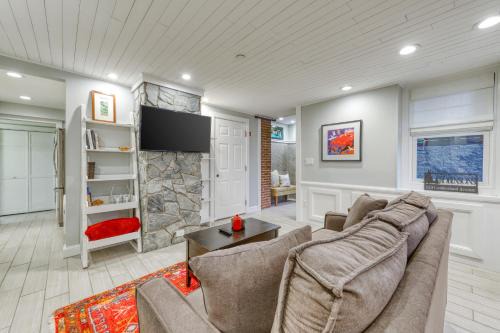 East Bayside Apartment | Cumberland Charm