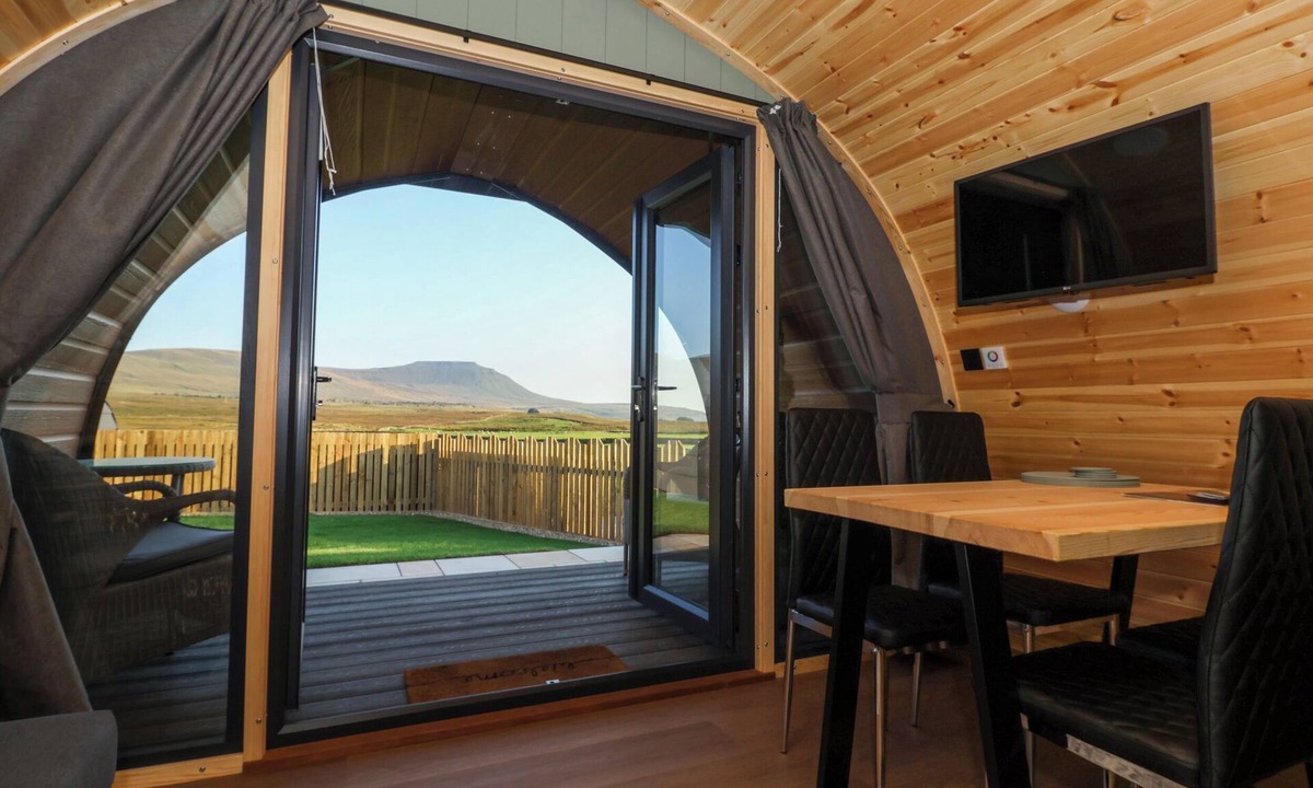 Yockenthwaite Cottage | Curlew
