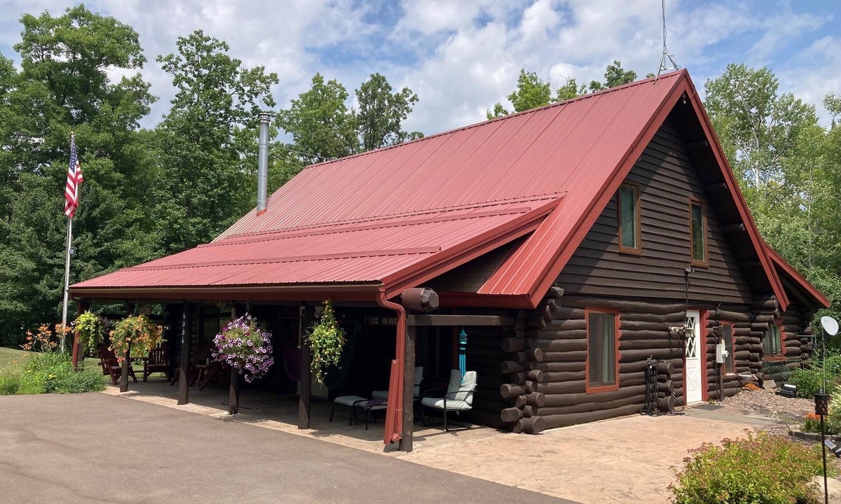 Moose Lake House | Custom built log home on 40 acres & in the woods! Snowmobile right from home!