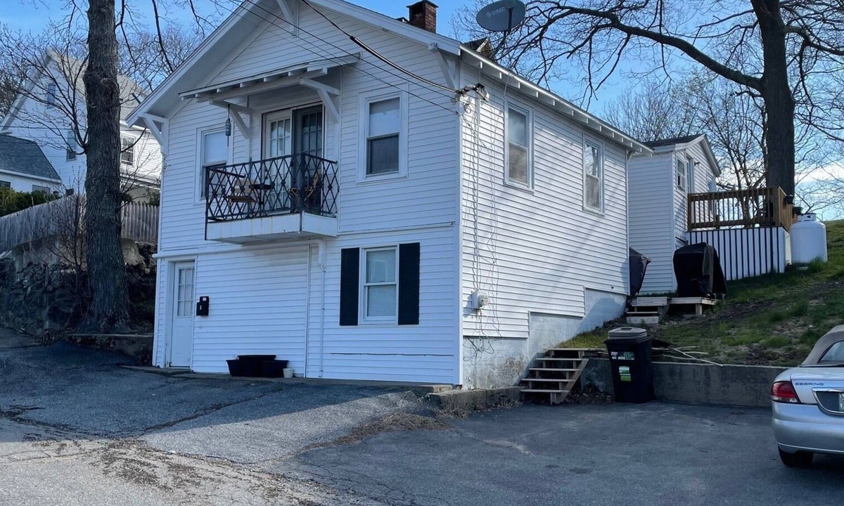 Old Orchard Beach House | Cute House -2 Blocks from Beach