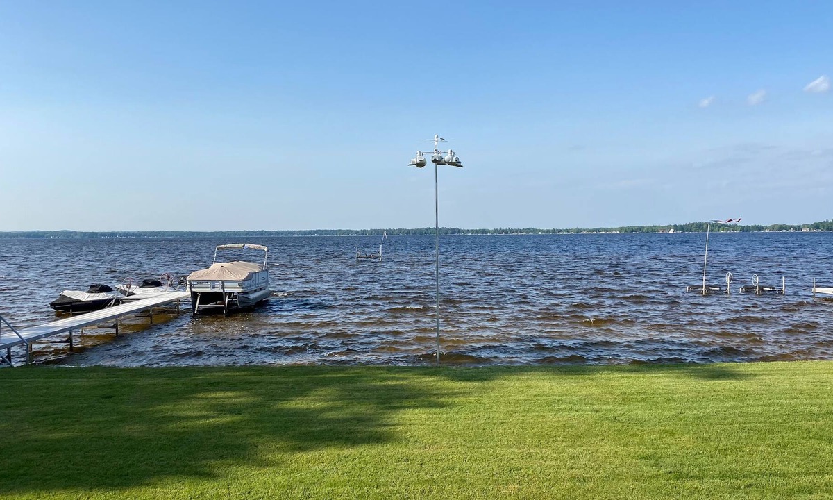 Cadillac Cottage | Cute lakefront cottage on Lake Mitchell in Cadillac, Michigan