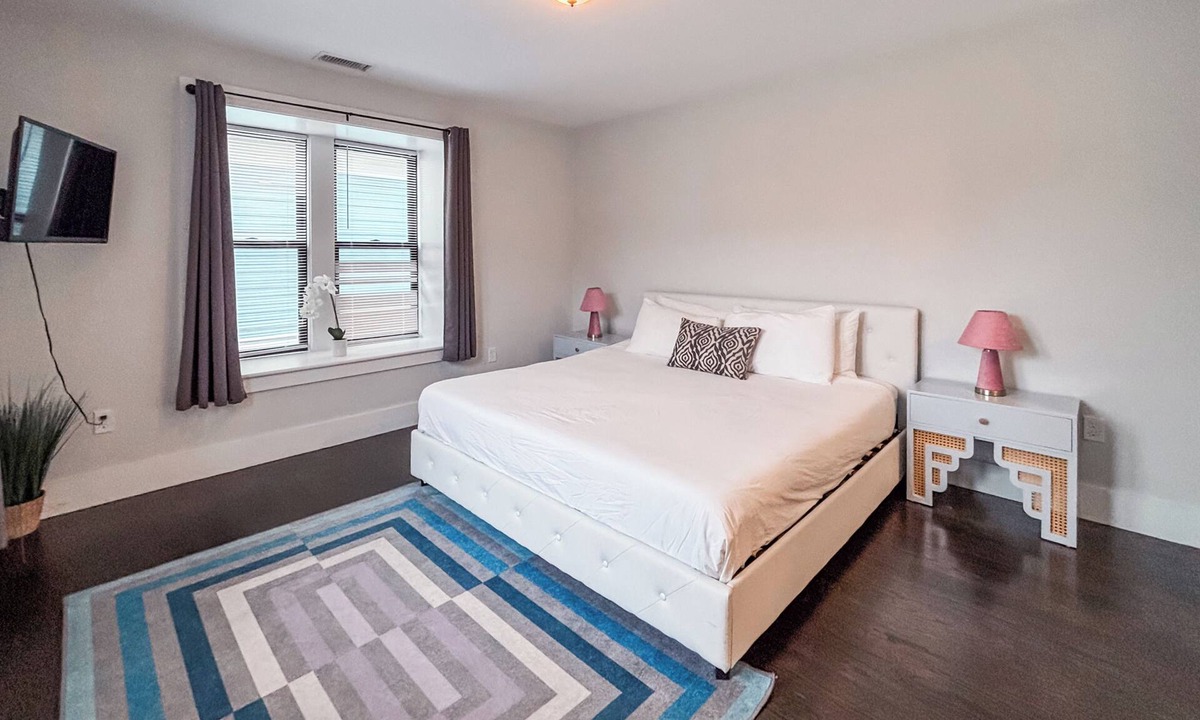 Neponset - Port Norfolk House | D79 Spacious 5-bedroom house with Roofdeck near Boston!