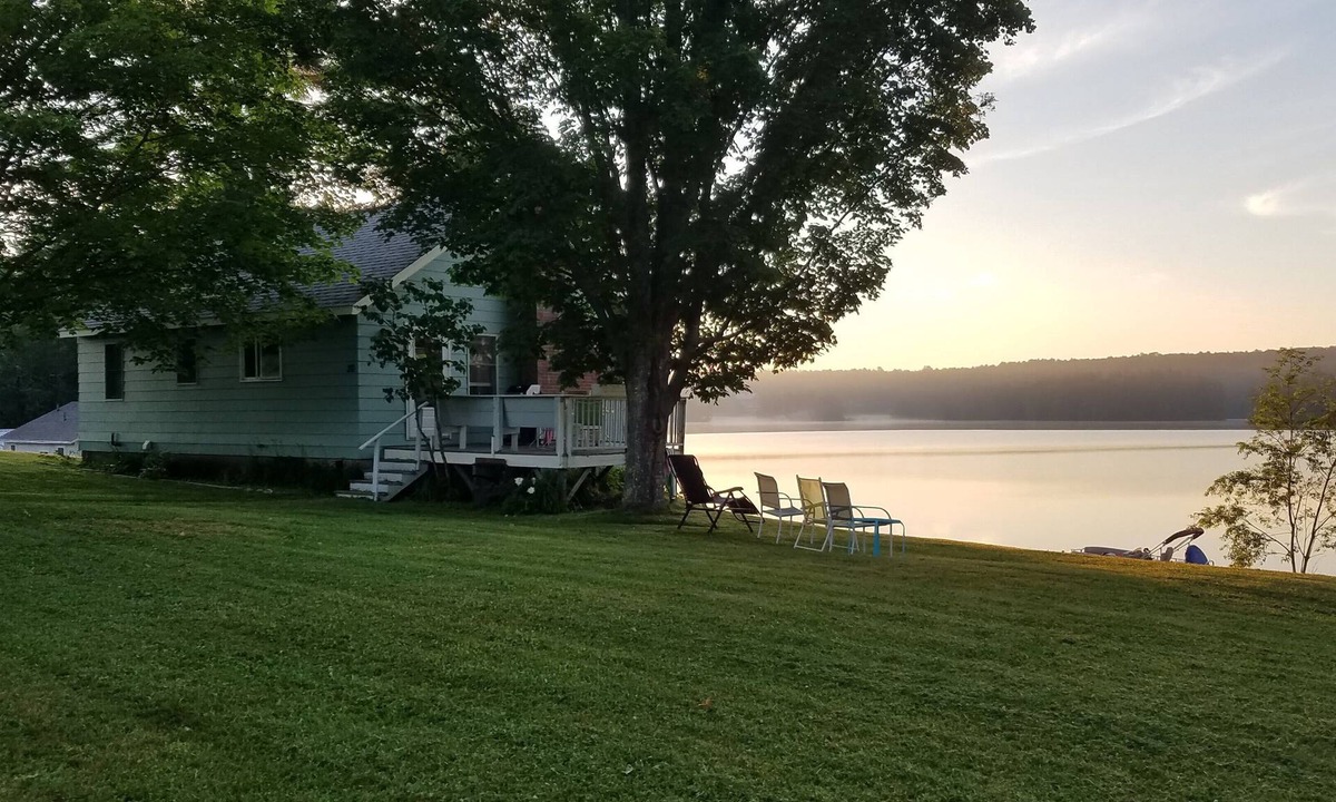Newcastle Cottage | Damariscotta lake house with availability August and September