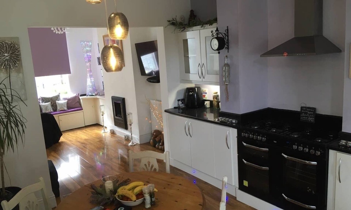 Darlington House | Darlington, Chuch End Town House with 2 Bedrooms