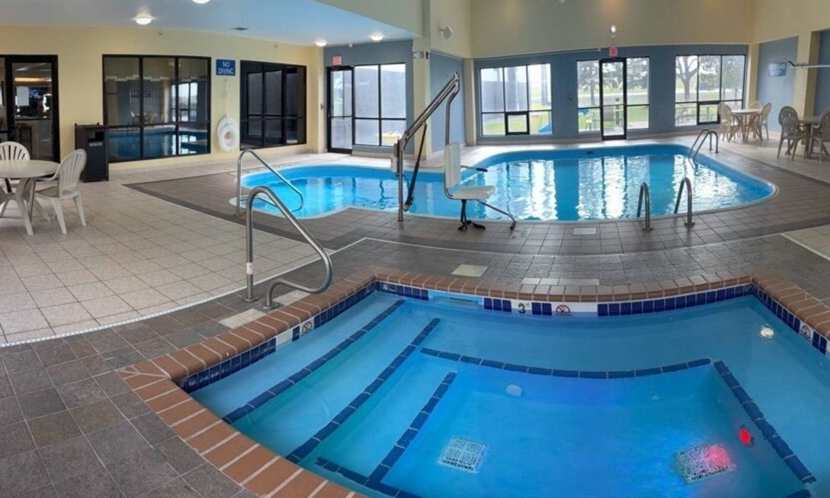 Fargo Hotel | Days Inn by Wyndham Fargo/West Acres