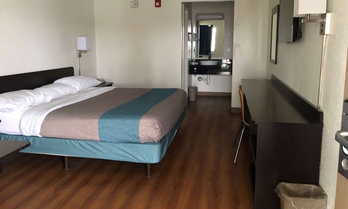 Indianapolis Hotel | Days Inn by Wyndham Indianapolis South