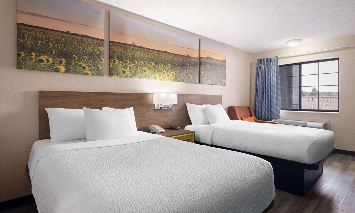 Kokomo Hotel | Days Inn & Suites by Wyndham Kokomo