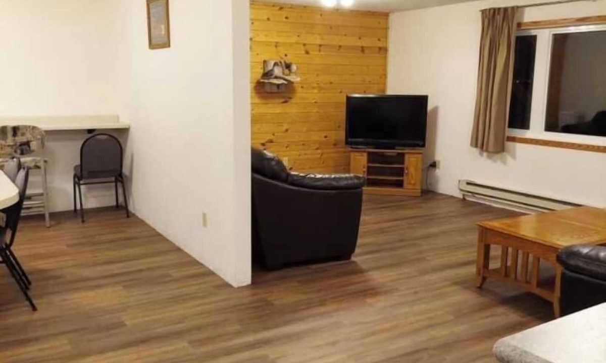 Devils Lake Condo | Deluxe 2 Bedrooms 8 XL Twin Beds, 2 Bathrooms Ground Floor