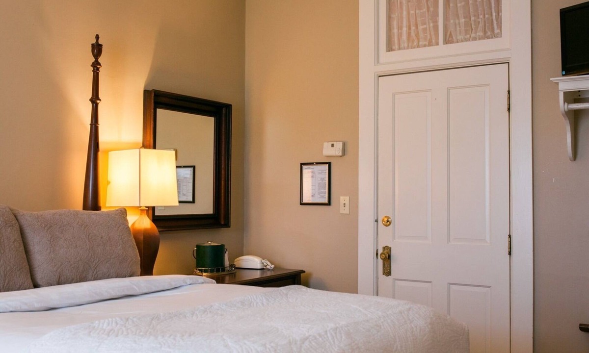 Fish Creek House | Deluxe Room 7-Double room-Private Bathroom-Standard