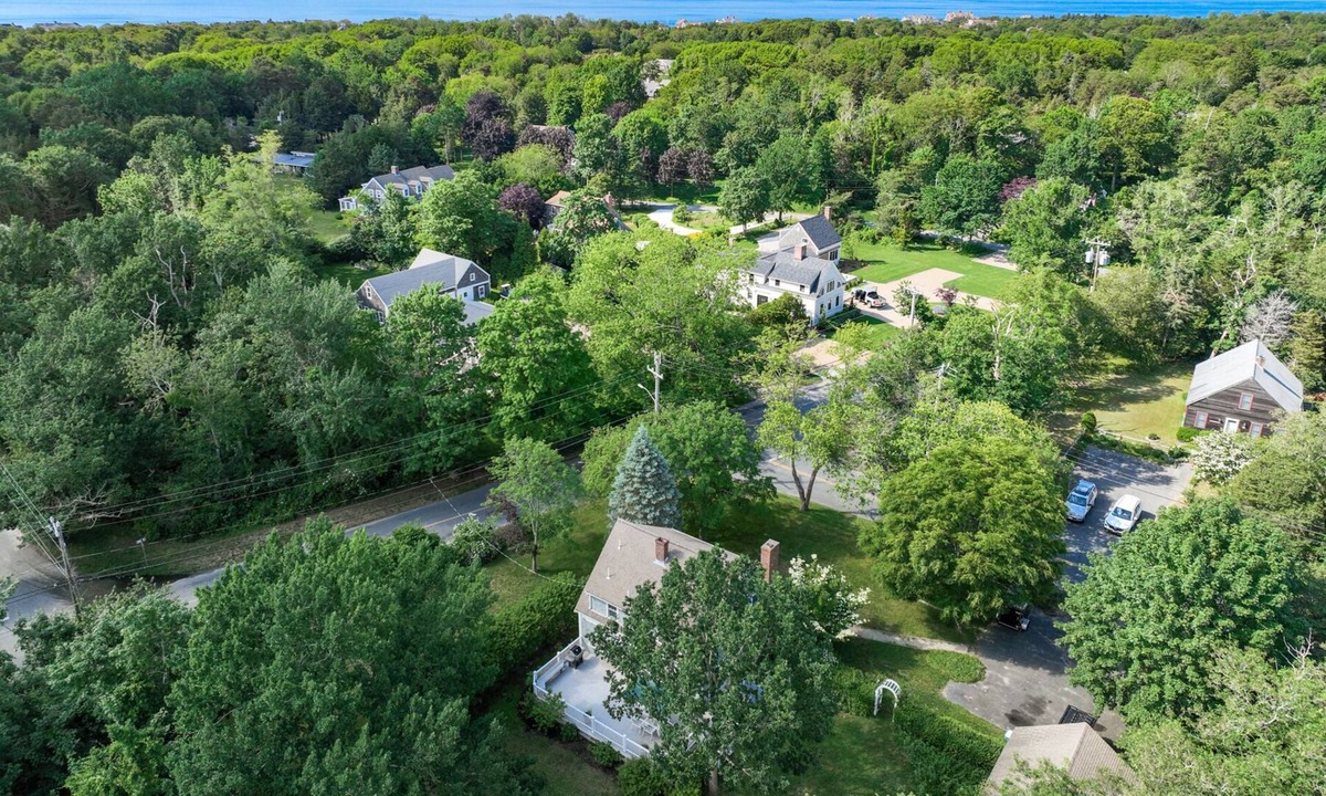 Dennis House | Dennis Village 3 Bedroom close to Mayflower Beach!