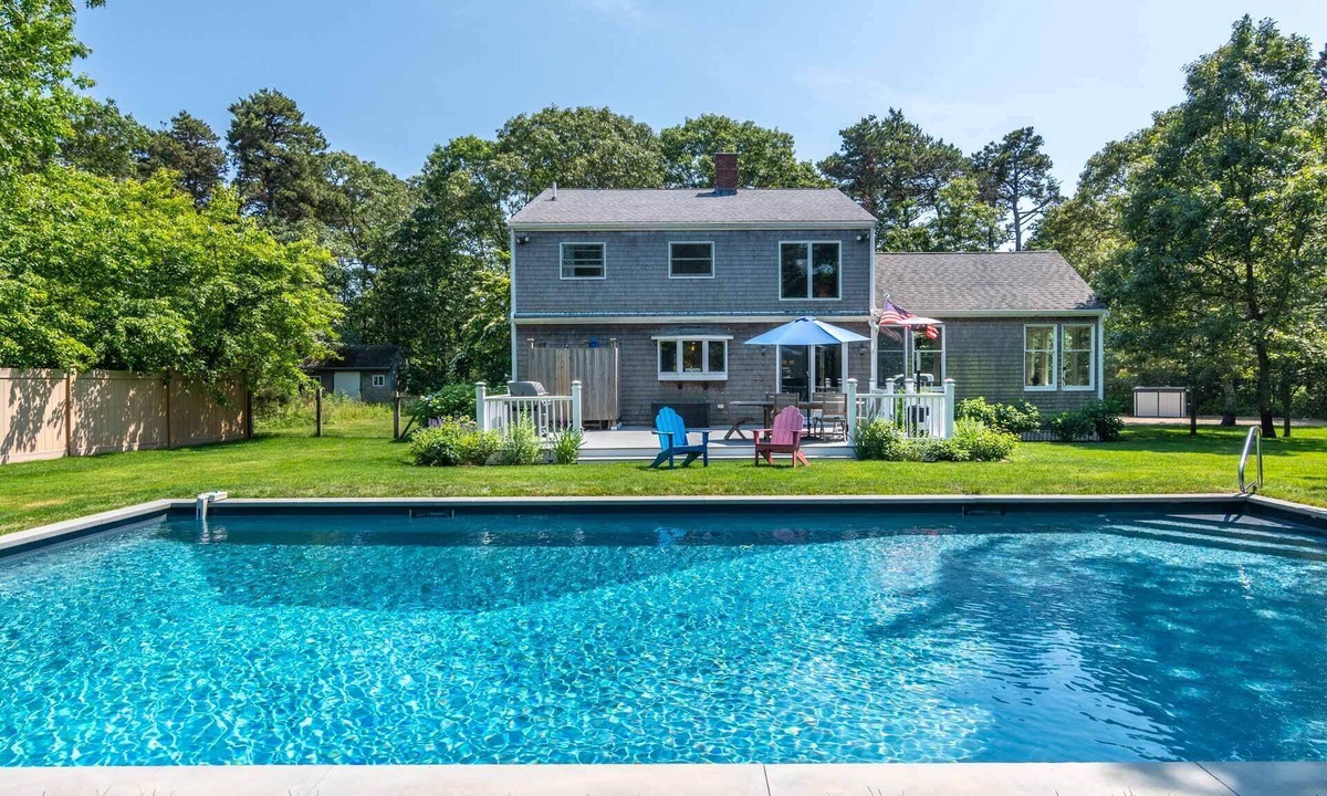 Katama House | Designer Beach House With Pool In Katama